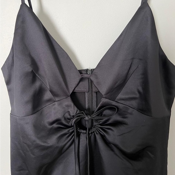 Topshop cut-out Satin Mini Slip Dress in Black - Picture 2 of 6